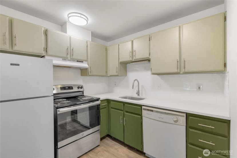 Property photo for 12300 28th Avenue Ne #103, Seattle photo 14