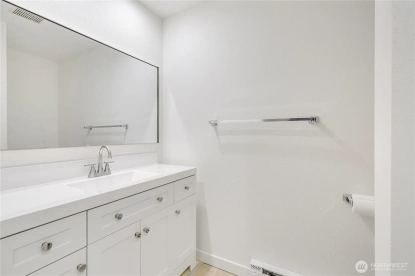 Property photo for 12300 28th Avenue Ne #103, Seattle photo 21