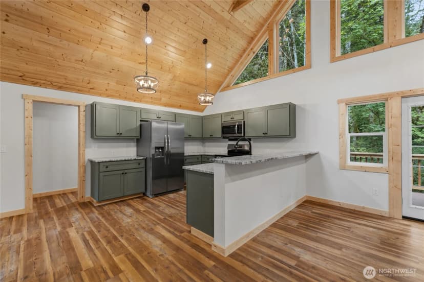 Property photo for 31715 Mount Tahoma Canyon Rd E, Ashford photo 9