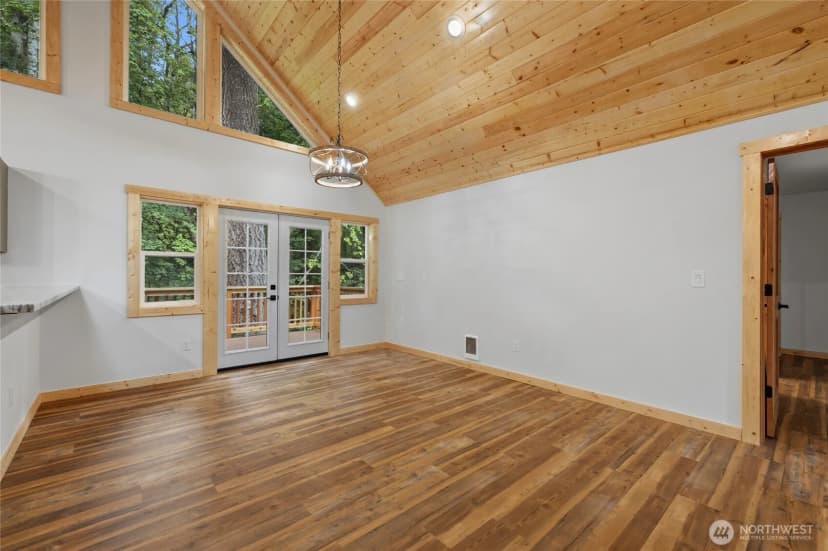 Property photo for 31715 Mount Tahoma Canyon Rd E, Ashford photo 8