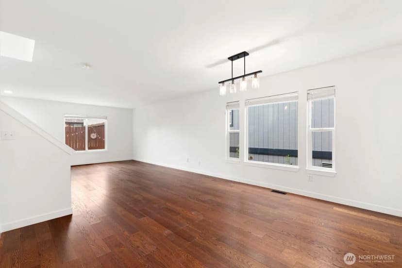 Property photo for 2428 Ne 13th Street, Renton photo 9