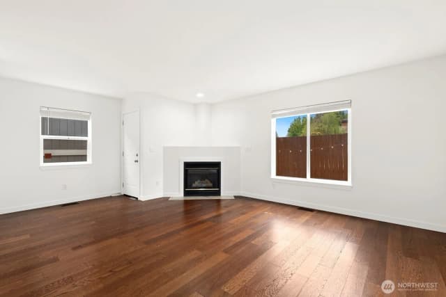 Property photo for 2428 Ne 13th Street, Renton photo 5
