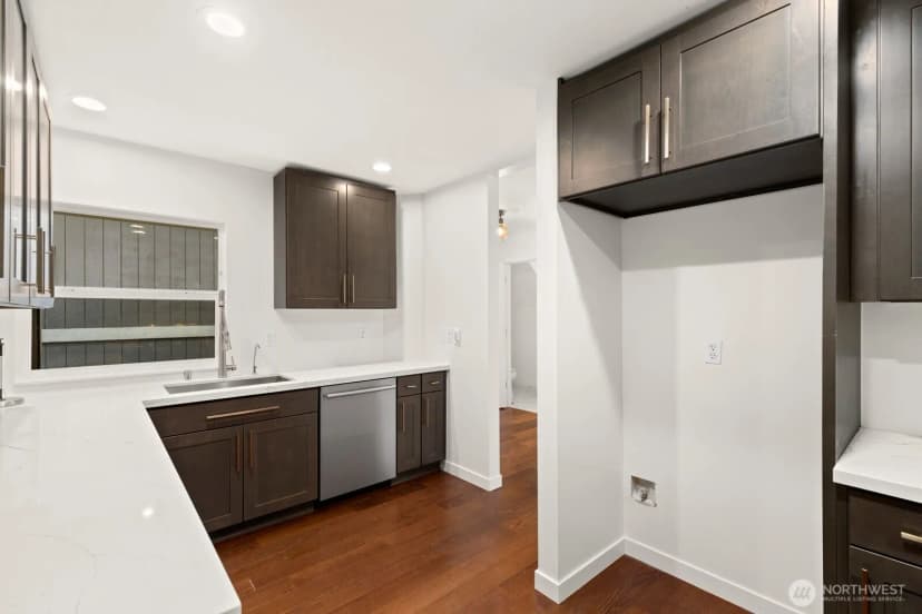Property photo for 2428 Ne 13th Street, Renton photo 12