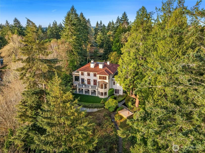Property photo for 8010 Grand Avenue Ne, Bainbridge Island photo 2