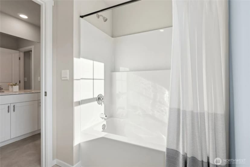 Property photo for 2218 Boxcar Street Ne #180, Olympia photo 6