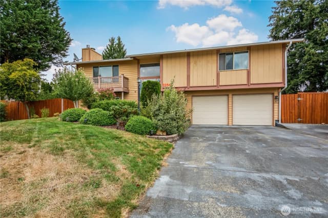 Property photo for 1104 134th Street Ct S, Tacoma photo 2