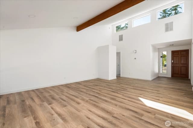 Property photo for 1501 Sw Periwinkle Lane, Oak Harbor photo 5