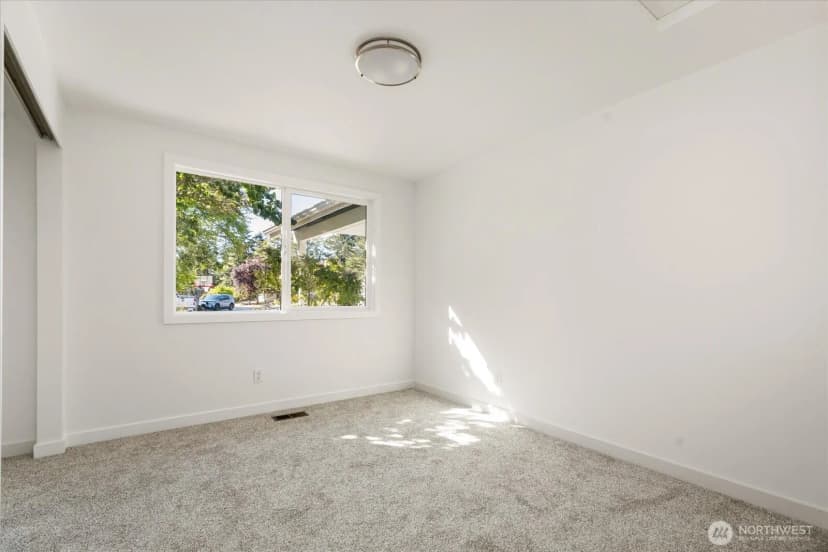 Property photo for 1501 Sw Periwinkle Lane, Oak Harbor photo 18