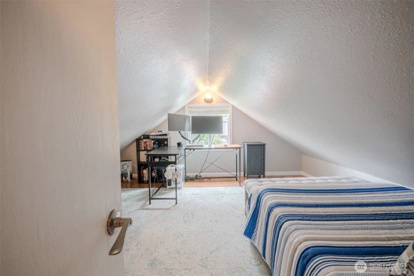 Property photo for 845 3rd Avenue Nw, Issaquah photo 30