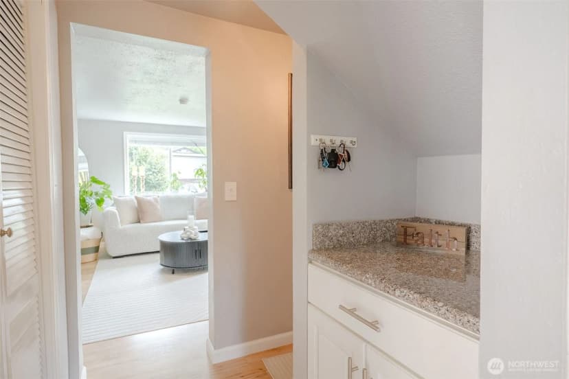 Property photo for 845 3rd Avenue Nw, Issaquah photo 22