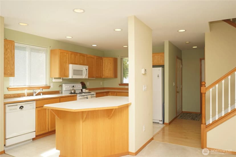 Property photo for 10115 6th Drive Se #b, Everett photo 7