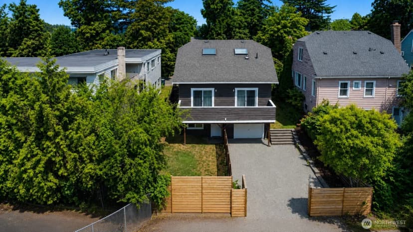 Property photo for 7526 Roosevelt Way Ne, Seattle photo 28