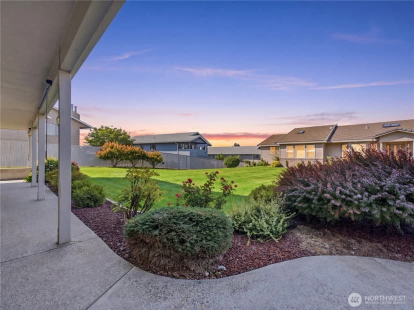 Property photo for 1380 Eastmont Avenue #502, East Wenatchee photo 2