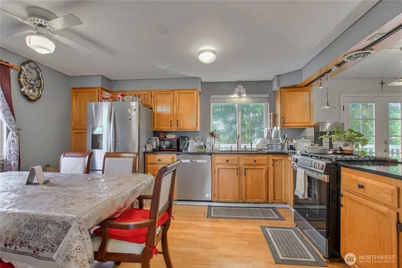 Property photo for 2023 S 302nd Place, Federal Way photo 8
