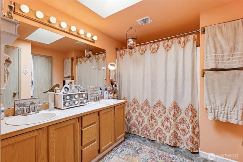 Property photo for 1710 Se 23rd Court, Puyallup photo 18