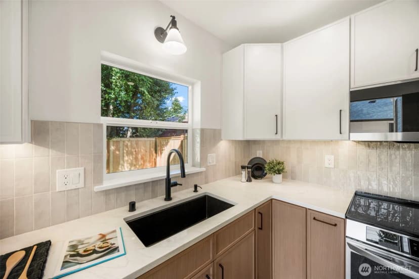 Property photo for 212 N 115th Street, Seattle photo 14
