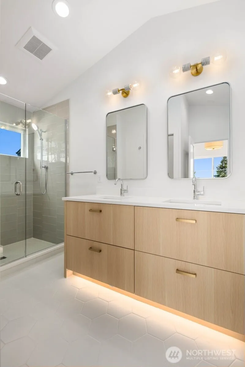 Property photo for 3930 S Angeline Street, Seattle photo 9