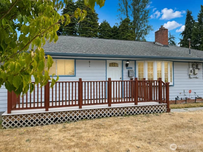 Property photo for 5029 West View Drive, Everett photo 2