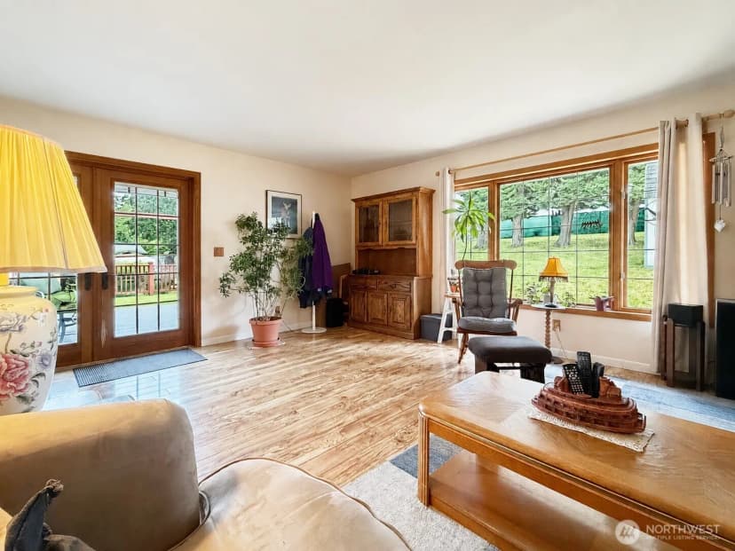Property photo for 5029 West View Drive, Everett photo 8