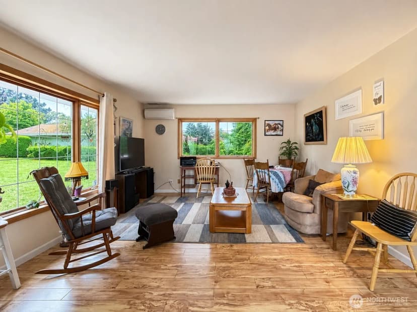 Property photo for 5029 West View Drive, Everett photo 9