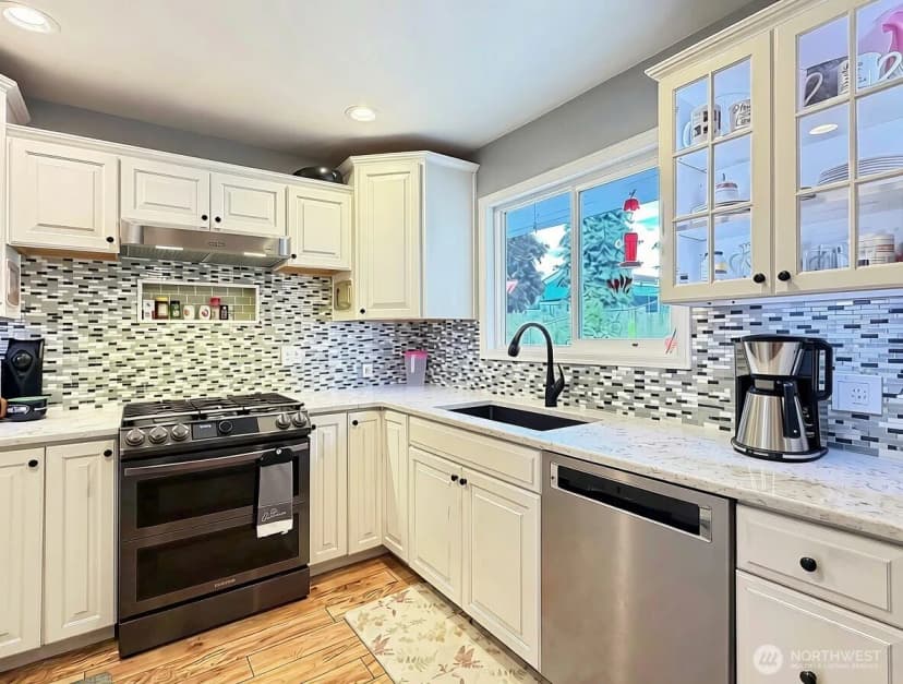 Property photo for 5029 West View Drive, Everett photo 6