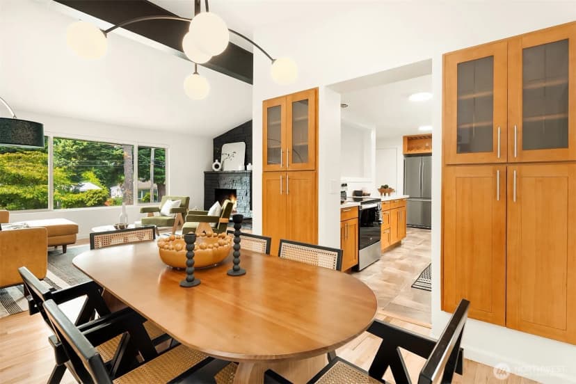 Property photo for 12324 11th Avenue Ne, Seattle photo 12