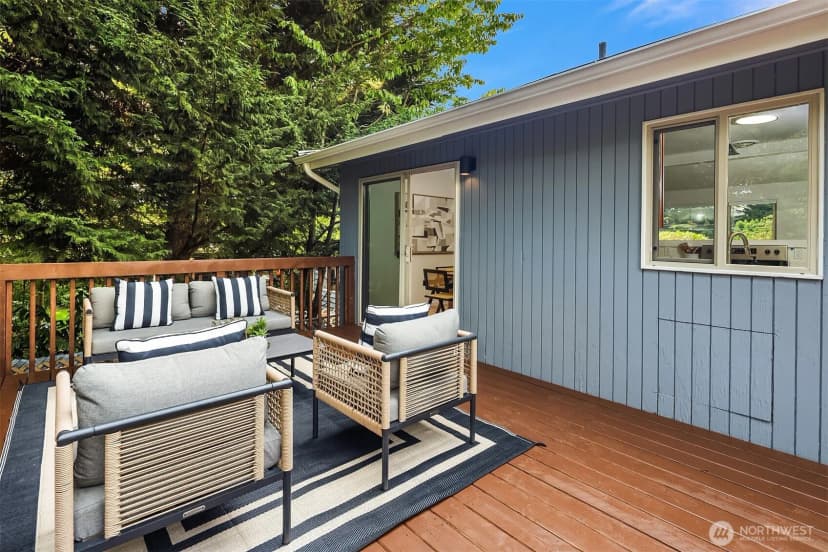 Property photo for 12324 11th Avenue Ne, Seattle photo 14