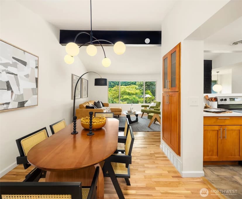 Property photo for 12324 11th Avenue Ne, Seattle photo 11