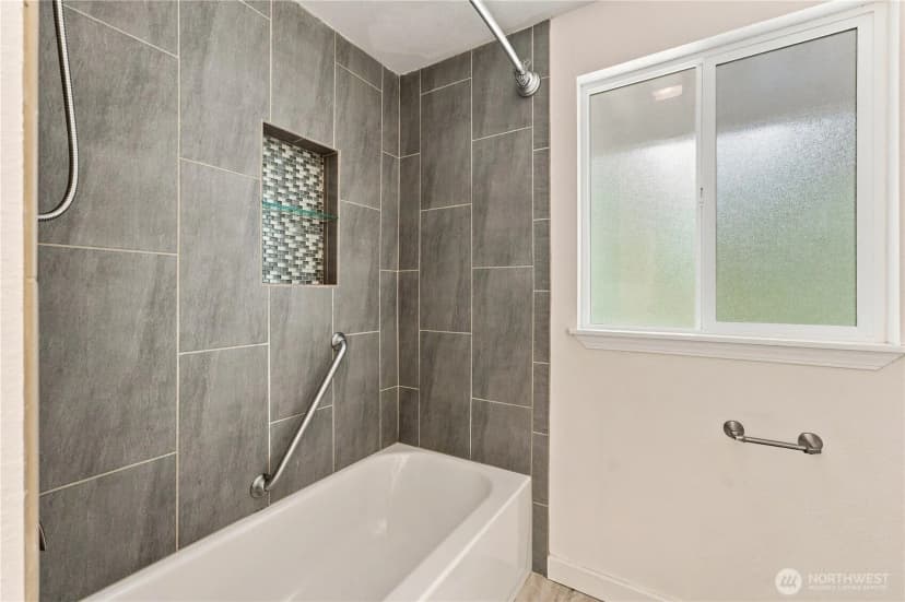 Property photo for 318 228th Street Se, Bothell photo 24