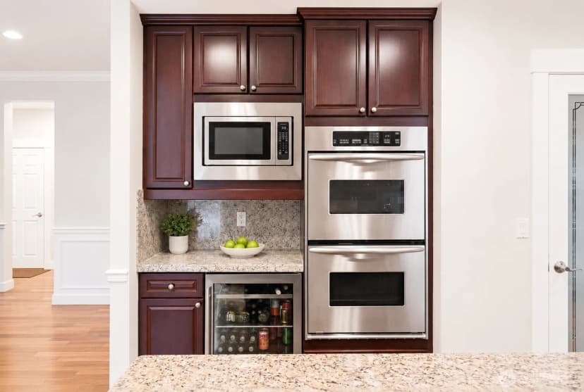 Property photo for 24121 Ne 1st Place, Sammamish photo 8