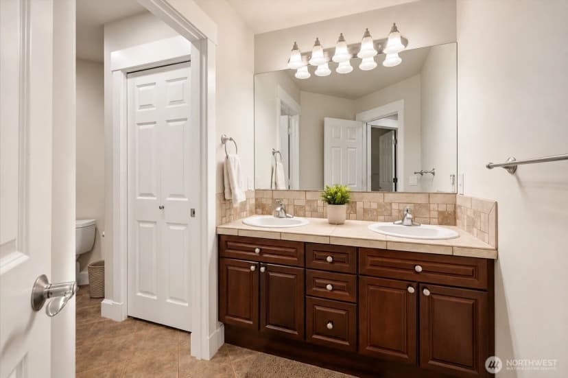 Property photo for 24121 Ne 1st Place, Sammamish photo 19