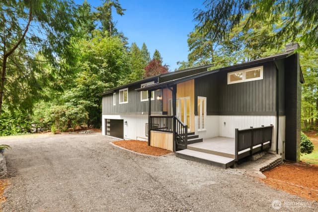 Property photo for 5755 Blakely Avenue Ne, Bainbridge Island photo 2