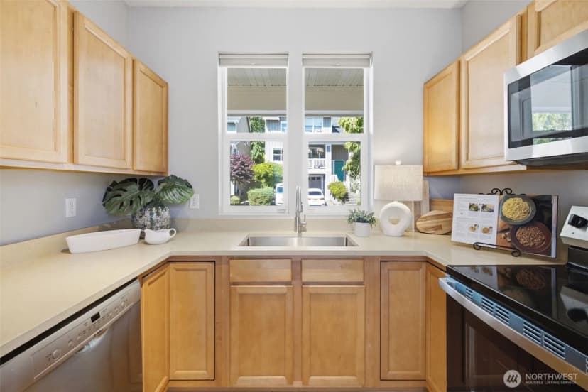 Property photo for 7624 39th Avenue S, Seattle photo 10