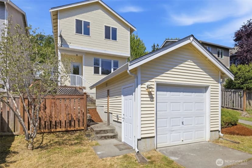 Property photo for 7624 39th Avenue S, Seattle photo 32