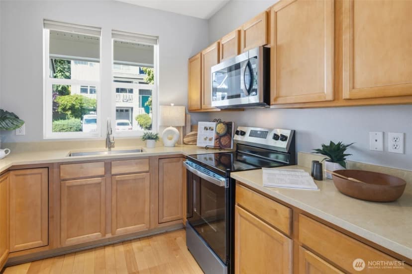 Property photo for 7624 39th Avenue S, Seattle photo 11
