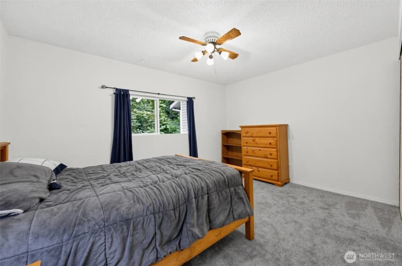 Property photo for 14445 Ne 40th Street #d101, Bellevue photo 8