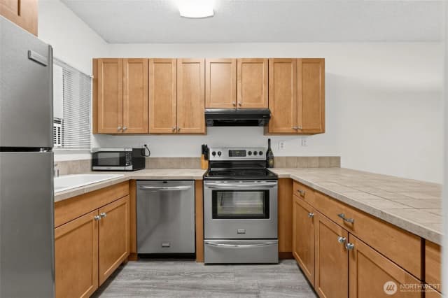 Property photo for 14445 Ne 40th Street #d101, Bellevue photo 3