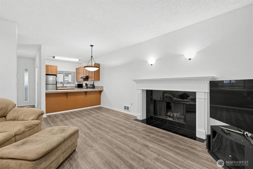 Property photo for 14445 Ne 40th Street #d101, Bellevue photo 7