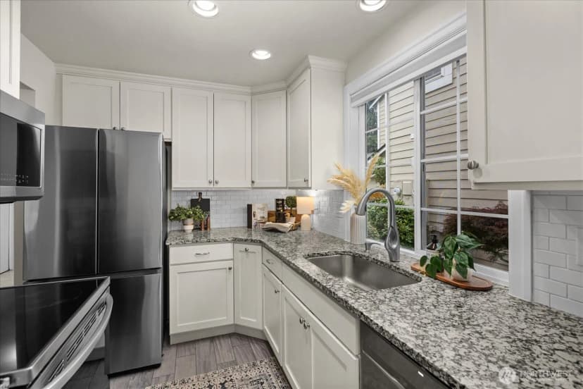 Property photo for 7823 196th Street Sw #a, Edmonds photo 12