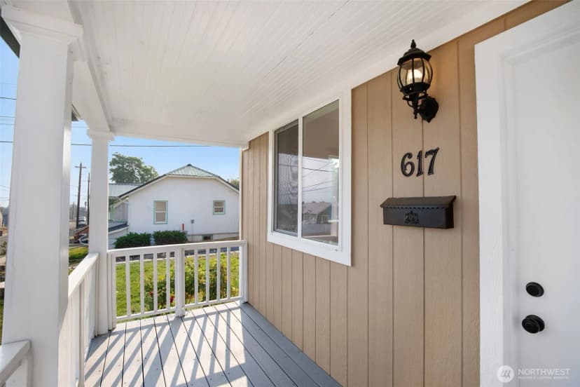 Property photo for 617 3rd Street, Wenatchee photo 8
