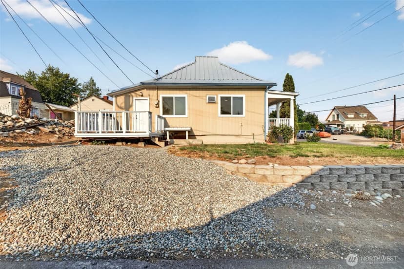 Property photo for 617 3rd Street, Wenatchee photo 4
