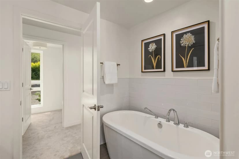 Property photo for 4959 Lynwood Center Road Ne, Bainbridge Island photo 17