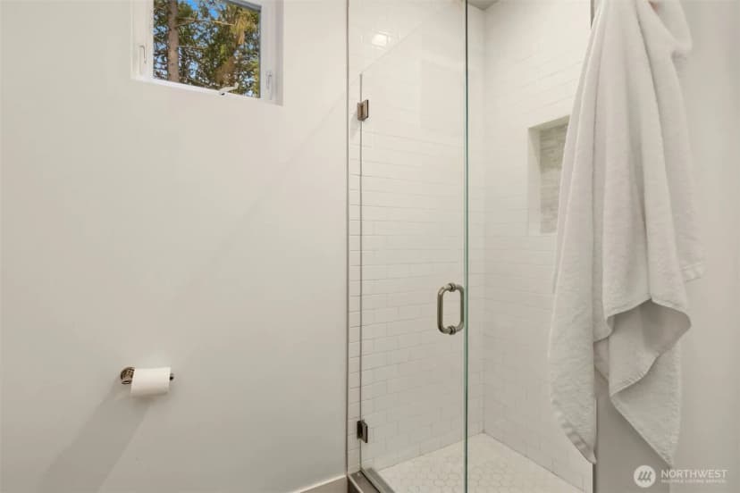 Property photo for 4959 Lynwood Center Road Ne, Bainbridge Island photo 12