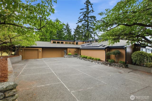 Property photo for 5325 Illahee Lane Ne, Olympia photo 2