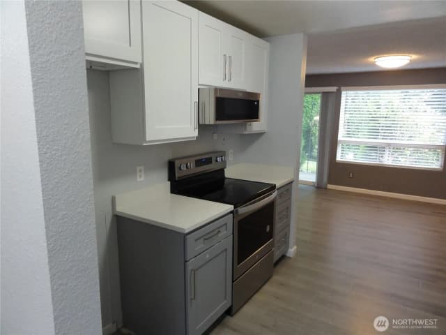 Property photo for 2007 Sw 318th Place #7a, Federal Way photo 3