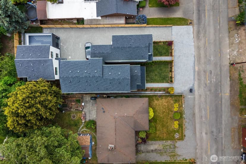 Property photo for 11748 Dayton Avenue N, Seattle photo 38