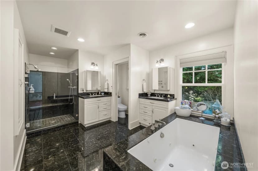 Property photo for 3233 Magnolia Boulevard W, Seattle photo 27