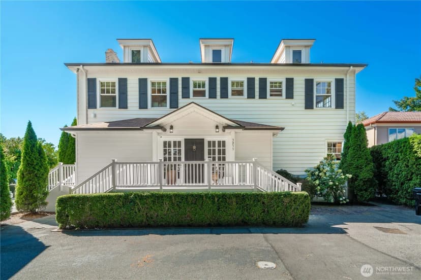 Property photo for 3233 Magnolia Boulevard W, Seattle photo 4