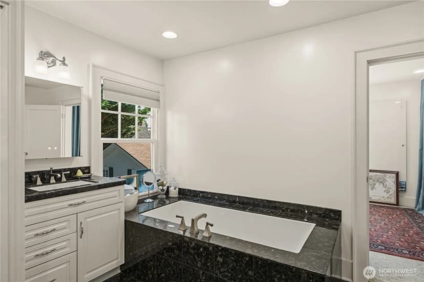 Property photo for 3233 Magnolia Boulevard W, Seattle photo 26