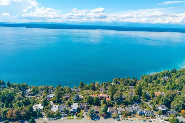 Property photo for 3233 Magnolia Boulevard W, Seattle photo 3